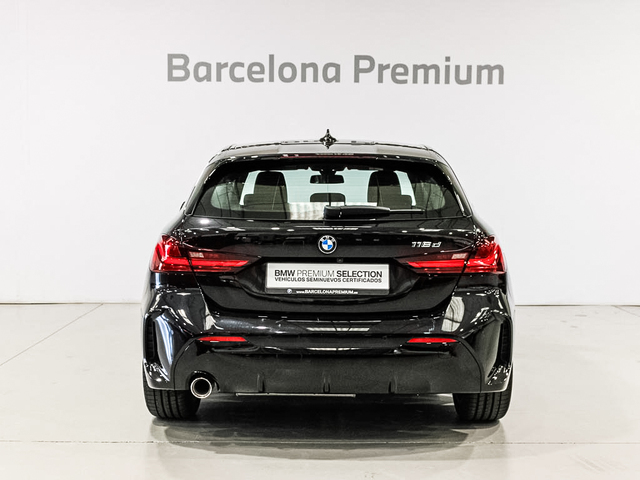 BMW Serie 1 116d color Negro. Año 2022. 85KW(116CV). Diésel. En concesionario Barcelona Premium -- GRAN VIA de Barcelona