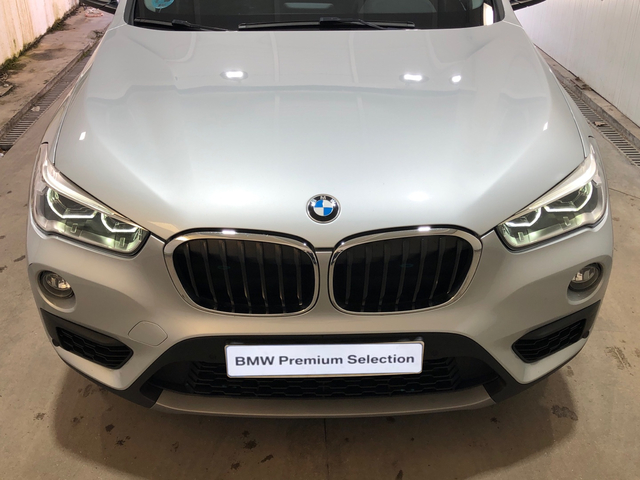 BMW X1 sDrive18d color Gris Plata. Año 2019. 110KW(150CV). Diésel. En concesionario Movilnorte El Plantio de Madrid