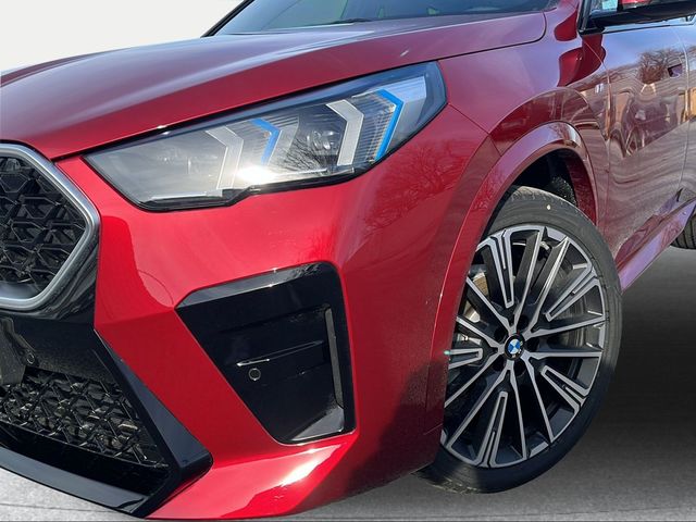 BMW X2 sDrive18d color Rojo. Año 2024. 110KW(150CV). Diésel. En concesionario Ilbira Motor | Granada de Granada