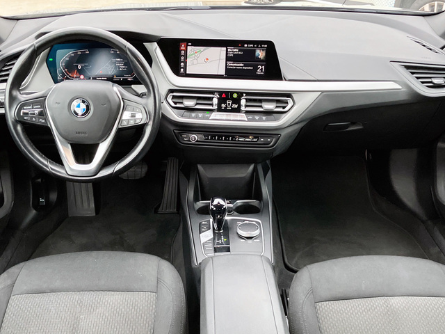 BMW Serie 2 218d Gran Coupe color Negro. Año 2021. 110KW(150CV). Diésel. En concesionario Bernesga Motor León (Bmw y Mini) de León