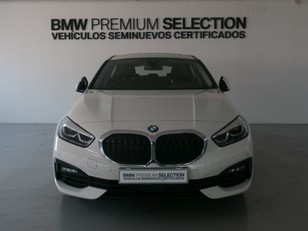 Fotos de BMW Serie 1 116d color Blanco. Año 2023. 85KW(116CV). Diésel. En concesionario Lurauto Bizkaia de Vizcaya