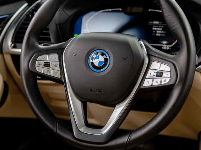BMW iX3 Impressive color Negro. Año 2021. 210KW(286CV). Eléctrico. En concesionario Móvil Begar Alicante de Alicante