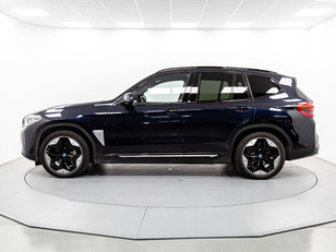 Fotos de BMW iX3 Impressive color Negro. Año 2021. 210KW(286CV). Eléctrico. En concesionario Movil Begar Alcoy de Alicante