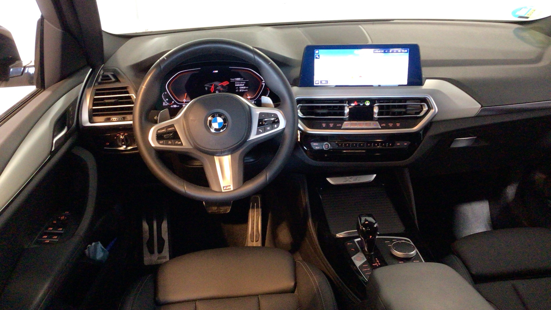 BMW X4 xDrive20d color Blanco. Año 2023. 140KW(190CV). Diésel. En concesionario BYmyCAR Madrid - Alcalá de Madrid