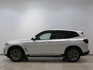 Fotos de BMW X3 xDrive30e color Blanco. Año 2022. 215KW(292CV). Híbrido Electro/Gasolina. En concesionario DIGITAL Automoviles Fersan, S.A. de Alicante