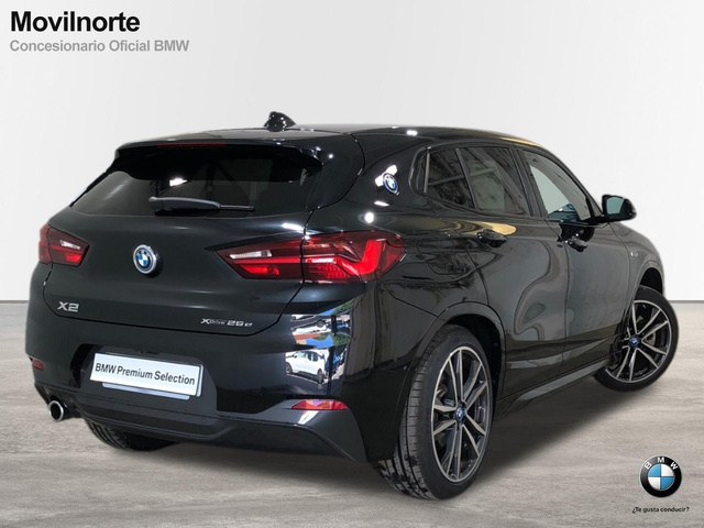 BMW X2 xDrive25e color Negro. Año 2023. 162KW(220CV). Híbrido Electro/Gasolina. En concesionario Movilnorte El Plantio de Madrid