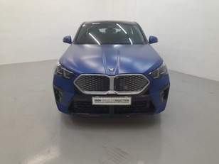 Fotos de BMW iX2 xDrive30 color Azul. Año 2024. 230KW(313CV). Eléctrico. En concesionario Cabrero Motorsport de Huesca