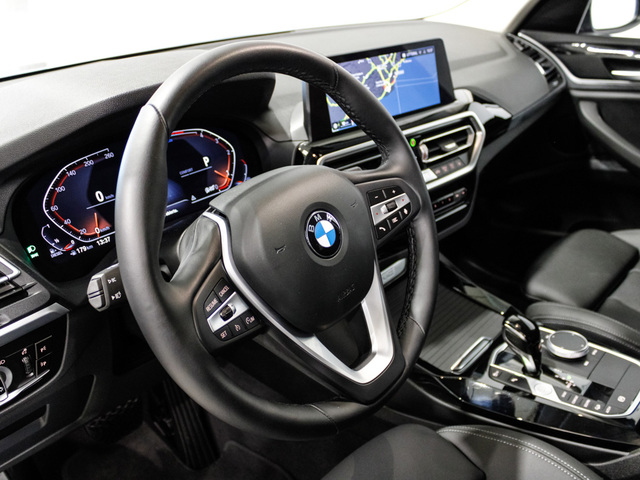 BMW X3 xDrive20d color Negro. Año 2023. 140KW(190CV). Diésel. En concesionario Barcelona Premium -- GRAN VIA de Barcelona