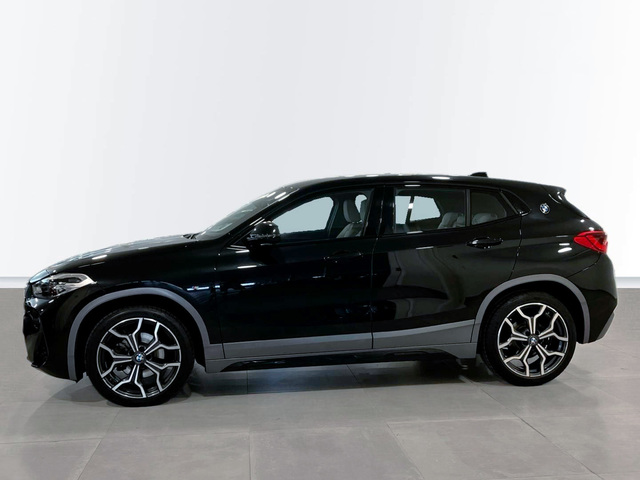 BMW X2 sDrive18d color Negro. Año 2020. 110KW(150CV). Diésel. En concesionario Engasa S.A. de Valencia