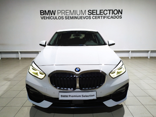 Fotos de BMW Serie 1 116d color Blanco. Año 2020. 85KW(116CV). Diésel. En concesionario Hispamovil Elche de Alicante
