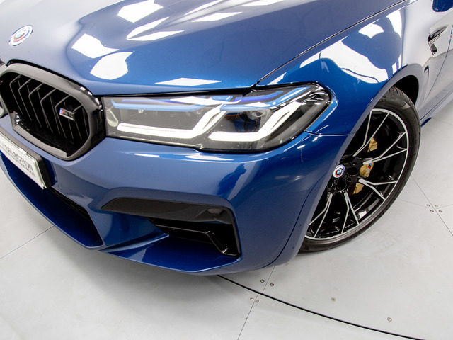 BMW M M5 color Azul. Año 2022. 441KW(600CV). Gasolina. En concesionario Móvil Begar Alicante de Alicante