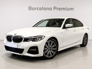 Fotos de BMW Serie 3 320i color Blanco. Año 2022. 135KW(184CV). Gasolina. En concesionario Barcelona Premium -- GRAN VIA de Barcelona