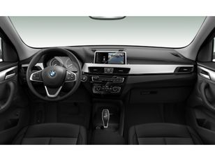 Fotos de BMW X1 sDrive18d color Naranja. Año 2021. 110KW(150CV). Diésel. En concesionario Ceres Motor S.L. de Cáceres