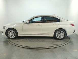 Fotos de BMW Serie 3 320i color Blanco. Año 2022. 135KW(184CV). Gasolina. En concesionario Proa Premium Palma de Baleares