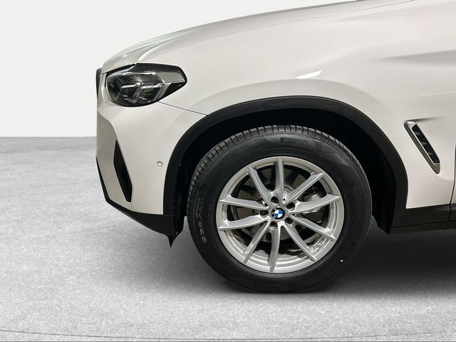 BMW X4 xDrive20d color Blanco. Año 2023. 140KW(190CV). Diésel. En concesionario San Pablo Motor | Su Eminencia de Sevilla