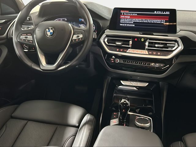 BMW X4 xDrive20d color Blanco. Año 2023. 140KW(190CV). Diésel. En concesionario San Pablo Motor | Su Eminencia de Sevilla