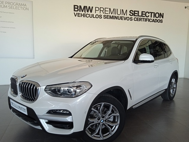 BMW X3 xDrive20d color Blanco. Año 2019. 140KW(190CV). Diésel. En concesionario ALBAMOCION CIUDAD REAL  de Ciudad Real