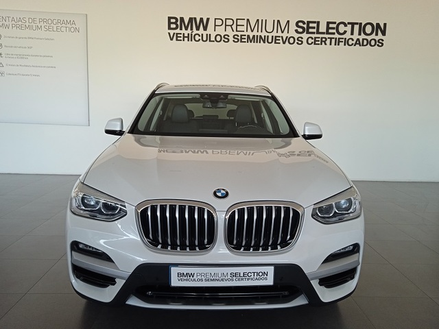 BMW X3 xDrive20d color Blanco. Año 2019. 140KW(190CV). Diésel. En concesionario ALBAMOCION CIUDAD REAL  de Ciudad Real