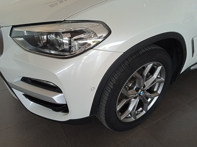 BMW X3 xDrive20d color Blanco. Año 2019. 140KW(190CV). Diésel. En concesionario ALBAMOCION CIUDAD REAL  de Ciudad Real