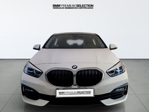 Fotos de BMW Serie 1 118i color Blanco. Año 2023. 103KW(140CV). Gasolina. En concesionario Automotor Premium Marbella - Málaga de Málaga