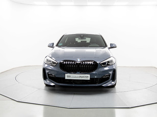 Fotos de BMW Serie 1 118d color Gris. Año 2023. 110KW(150CV). Diésel. En concesionario Móvil Begar Alicante de Alicante