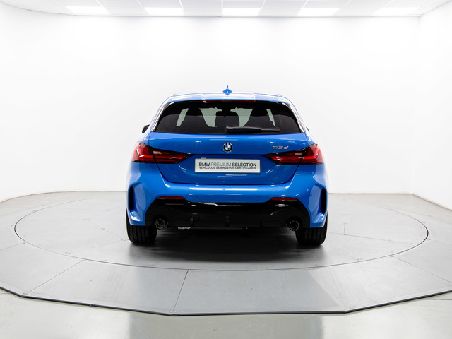 BMW Serie 1 118d color Azul. Año 2021. 110KW(150CV). Diésel. En concesionario Móvil Begar Alicante de Alicante