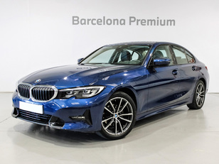 Fotos de BMW Serie 3 318d color Azul. Año 2022. 110KW(150CV). Diésel. En concesionario Barcelona Premium -- GRAN VIA de Barcelona