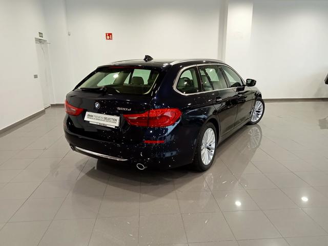 BMW Serie 5 520d Touring color Azul. Año 2019. 140KW(190CV). Diésel. En concesionario Mandel Motor Badajoz de Badajoz