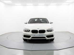 Fotos de BMW Serie 1 118i color Blanco. Año 2019. 100KW(136CV). Gasolina. En concesionario Móvil Begar Alicante de Alicante