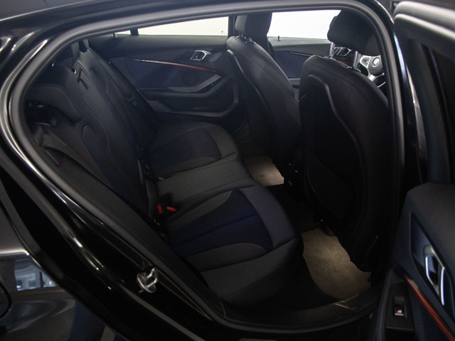 BMW Serie 1 116d color Negro. Año 2020. 85KW(116CV). Diésel. En concesionario Fuenteolid de Valladolid