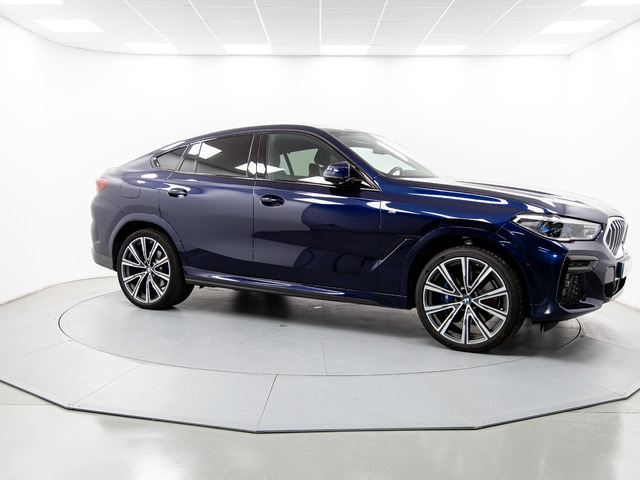 BMW X6 xDrive30d color Azul. Año 2022. 210KW(286CV). Diésel. En concesionario Móvil Begar Alicante de Alicante