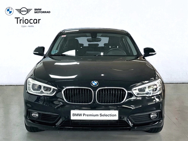 BMW Serie 1 118i color Negro. Año 2018. 100KW(136CV). Gasolina. En concesionario Triocar Gijón (Bmw y Mini) de Asturias