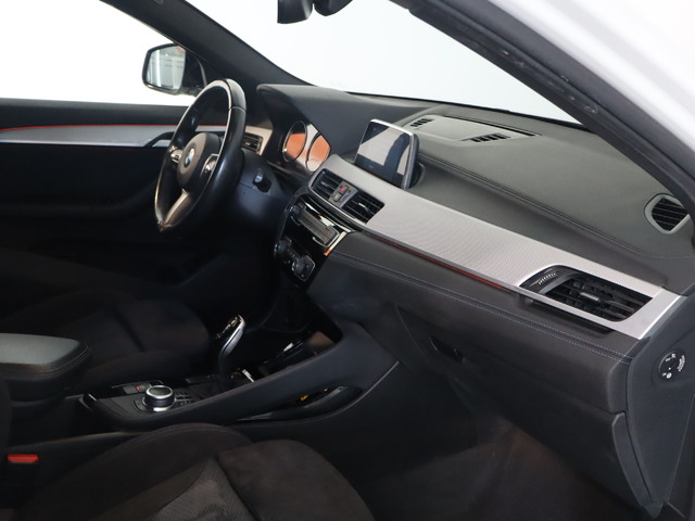 BMW X2 sDrive18d color Blanco. Año 2019. 110KW(150CV). Diésel. En concesionario Pruna Motor de Barcelona