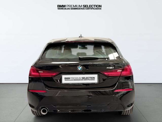 BMW Serie 1 118i color Negro. Año 2022. 103KW(140CV). Gasolina. En concesionario Automotor Premium Viso - Málaga de Málaga