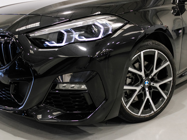 BMW Serie 2 218i Gran Coupe color Negro. Año 2023. 103KW(140CV). Gasolina. En concesionario Barcelona Premium -- GRAN VIA de Barcelona