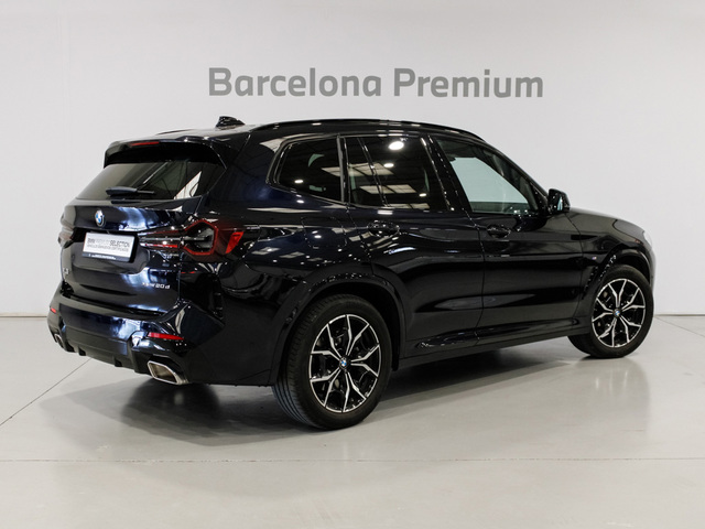 BMW X3 xDrive20d color Negro. Año 2023. 140KW(190CV). Diésel. En concesionario Barcelona Premium -- GRAN VIA de Barcelona