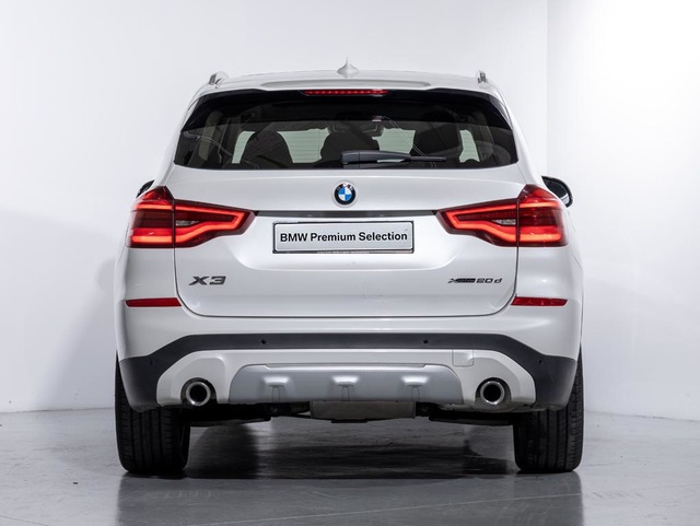 BMW X3 xDrive20d color Blanco. Año 2020. 140KW(190CV). Diésel. En concesionario Oliva Motor Girona de Girona