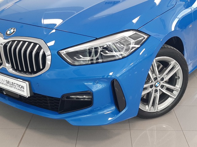 BMW Serie 1 118d color Azul. Año 2022. 110KW(150CV). Diésel. En concesionario Automoviles Bertolin S.L. de Valencia