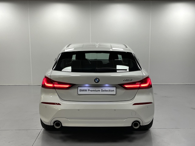 BMW Serie 1 118d color Blanco. Año 2021. 110KW(150CV). Diésel. En concesionario Maberauto de Castellón