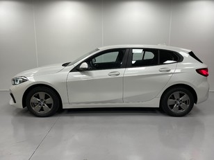 Fotos de BMW Serie 1 118d color Blanco. Año 2021. 110KW(150CV). Diésel. En concesionario Maberauto de Castellón