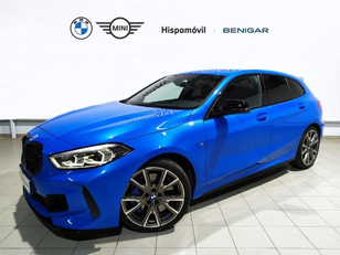 Fotos de BMW Serie 1 M135i color Azul. Año 2019. 225KW(306CV). Gasolina. En concesionario Hispamovil Elche de Alicante
