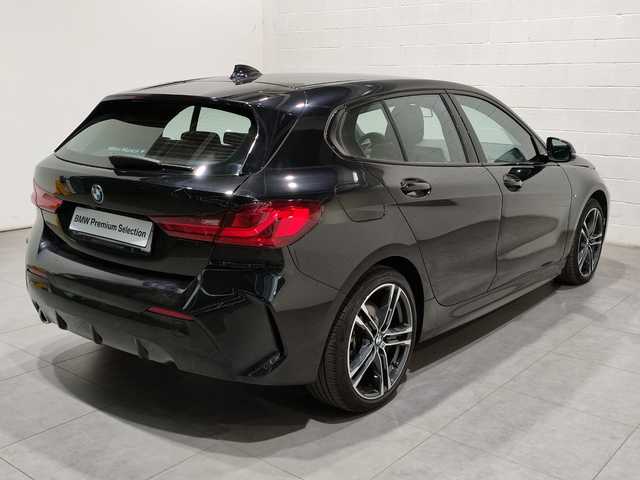 BMW Serie 1 118i color Negro. Año 2020. 103KW(140CV). Gasolina. En concesionario MOTOR MUNICH S.A.U  - Terrassa de Barcelona