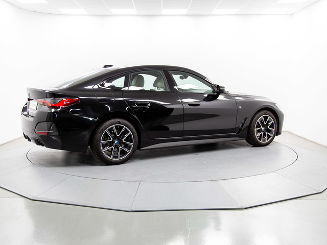 BMW Serie 4 420d Gran Coupe color Negro. Año 2023. 140KW(190CV). Diésel. En concesionario Móvil Begar Alicante de Alicante
