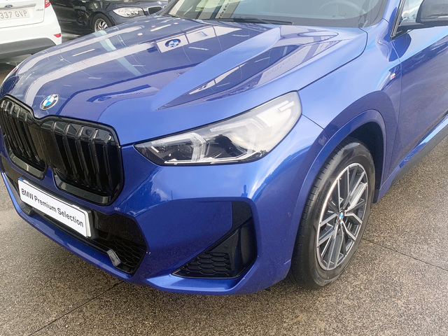 BMW X1 sDrive18d color Azul. Año 2023. 110KW(150CV). Diésel. En concesionario Celtamotor Caldas Reis de Pontevedra
