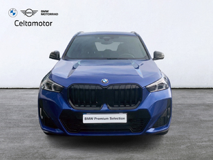 Fotos de BMW X1 sDrive18d color Azul. Año 2023. 110KW(150CV). Diésel. En concesionario Celtamotor Caldas Reis de Pontevedra