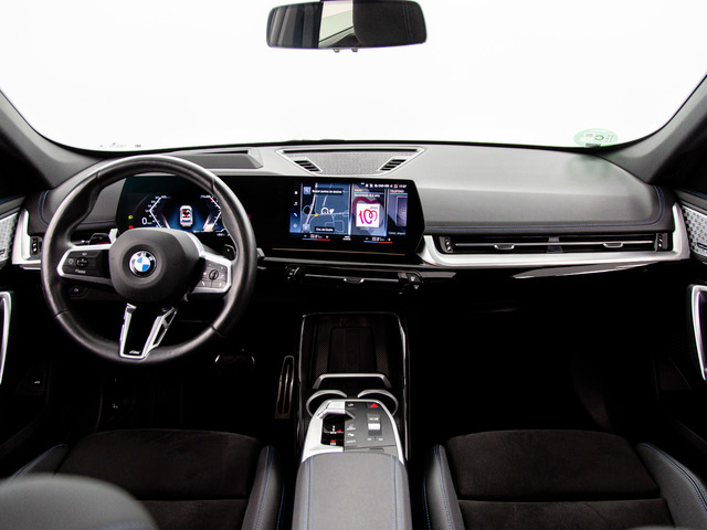 BMW X1 sDrive18d color Azul. Año 2022. 110KW(150CV). Diésel. En concesionario Móvil Begar Alicante de Alicante