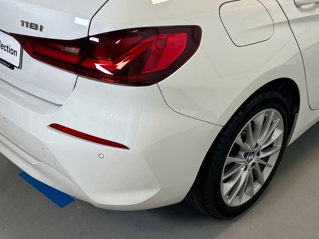 BMW Serie 1 118i color Blanco. Año 2019. 103KW(140CV). Gasolina. En concesionario Triocar Gijón (Bmw y Mini) de Asturias