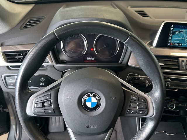 BMW X1 sDrive18d color Gris. Año 2018. 110KW(150CV). Diésel. En concesionario Triocar Gijón (Bmw y Mini) de Asturias