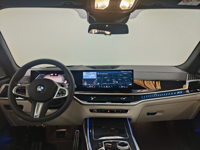 BMW X7 xDrive40d color Negro. Año 2024. 259KW(352CV). Diésel. En concesionario Proa Premium Palma de Baleares