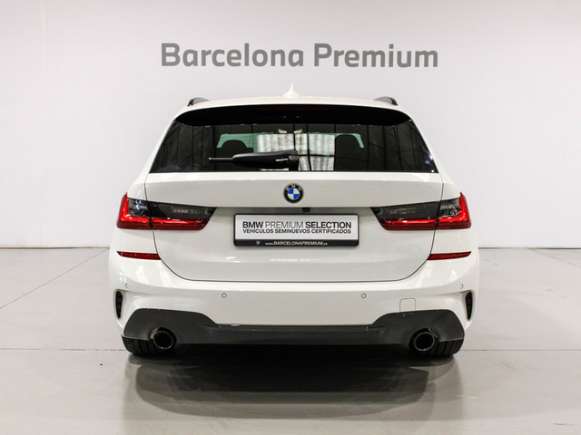 BMW Serie 3 320i Touring color Blanco. Año 2021. 135KW(184CV). Gasolina. En concesionario Barcelona Premium -- GRAN VIA de Barcelona